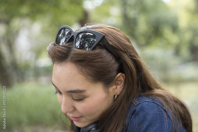 Do YOU like to wear your sunglasses in your hair when you are indoors?