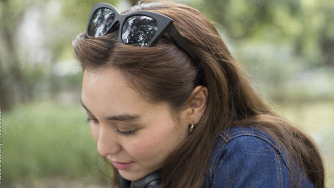Do YOU like to wear your sunglasses in your hair when you are indoors?