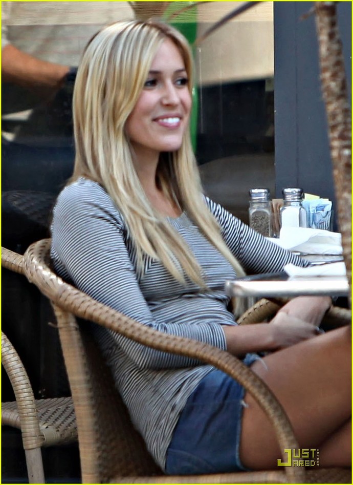 Why males find Kristen cavallari so irresisstablw?
