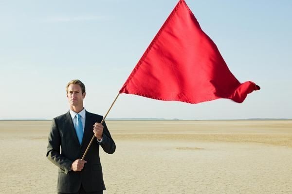 Girls what are your red flags on a guy?