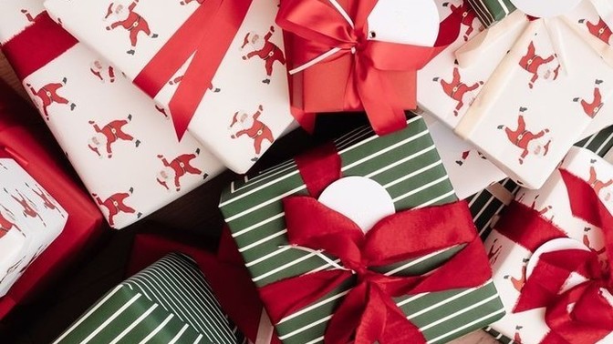 When you wrap presents do you use the same wrapping paper or different kinds?