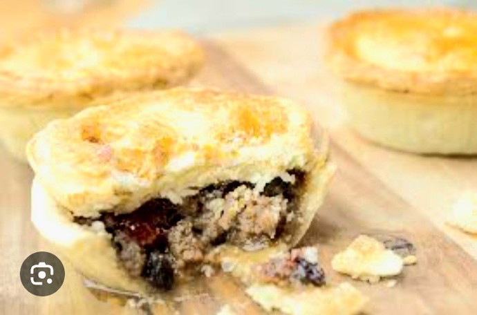 Pies with meat and fruit, yah or nah?