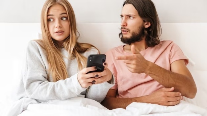 How do you confront a cheating boyfriend?