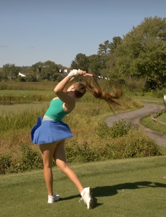 Did anyone know theres a such thing as ONLYFANS golf⛳️? Ive been following her this entire time, thinking she was a professional?