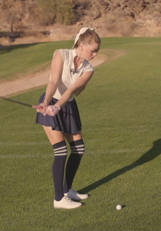 Did anyone know theres a such thing as ONLYFANS golf⛳️? Ive been following her this entire time, thinking she was a professional?