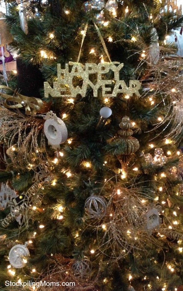 When do you usually start decorating New Years tree?