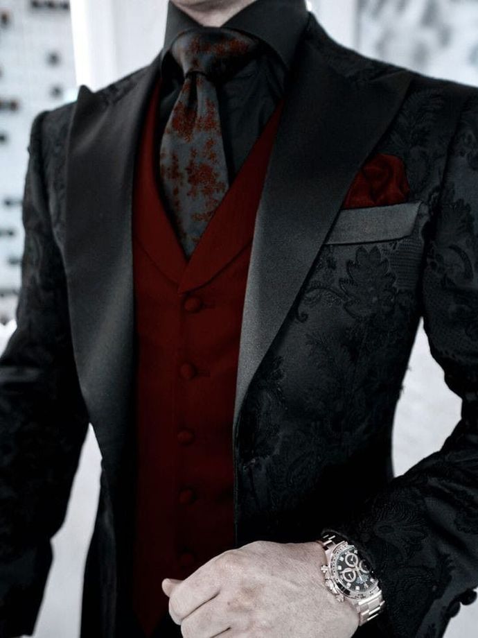What are you guys wearing for NYE I wanna see those outfits?