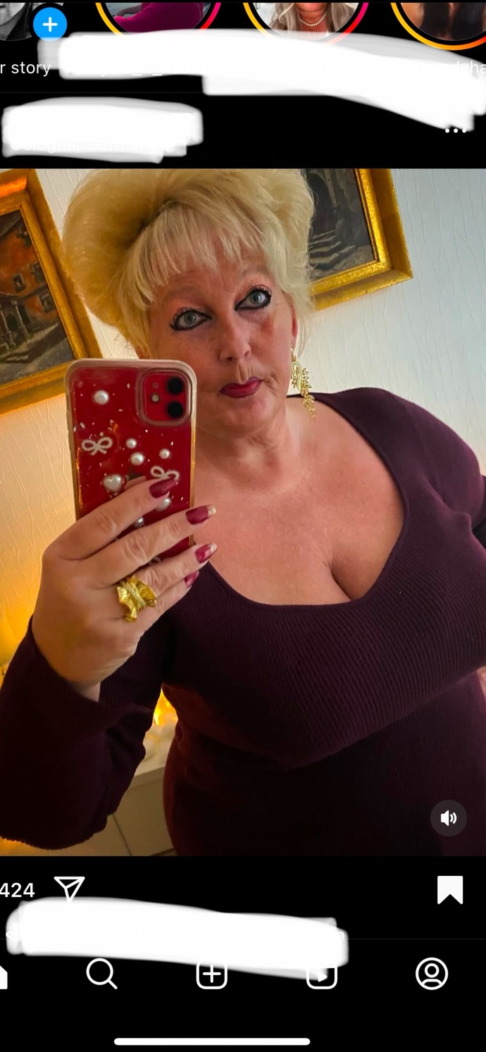 What is her bra size? I am from UK so I need uk bra sizes only?