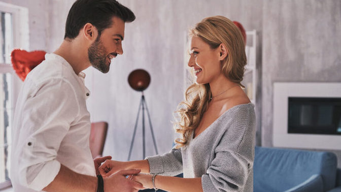 How long should you be with someone before saying I love you?