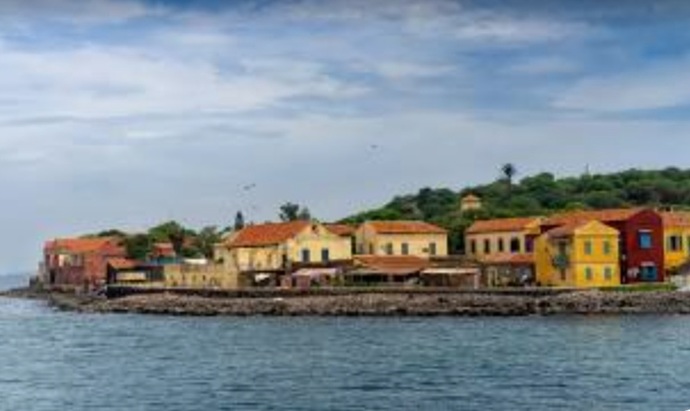 Did you guys know that theres such a cool little island right off the coast of Dakar?