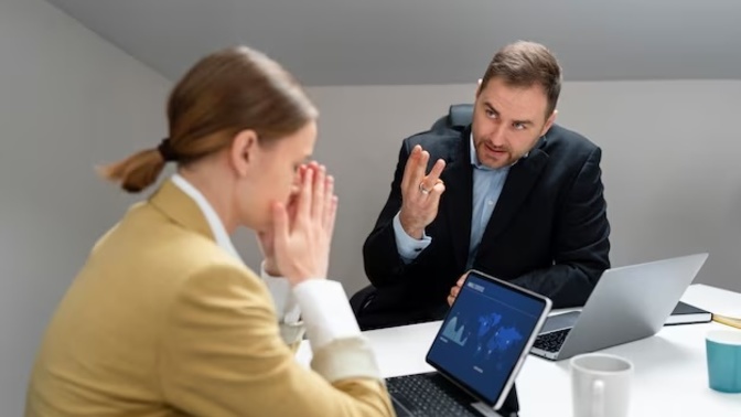 How do I deal with an anxious attachment style in a relationship?