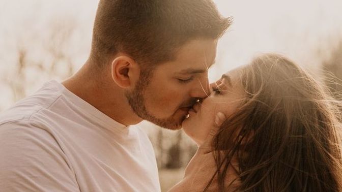 What makes for the perfect kiss?