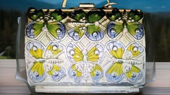 Would you pay $263 for a purse and guys would you pay $263 for a purse that your girlfriend wanted?