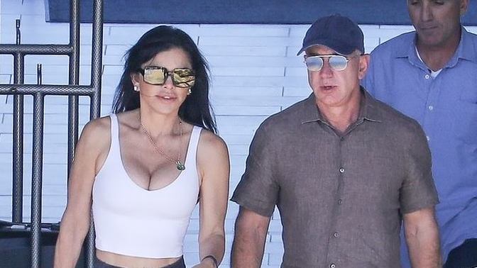 Is Jeff Bezos's girlfriend hot?