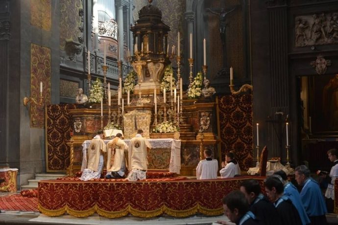 Should churches follow tradition or pursue innovation?