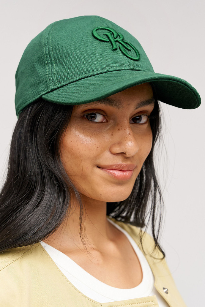 Which One of These Colors of Baseball Caps is Your Favorite on Women?