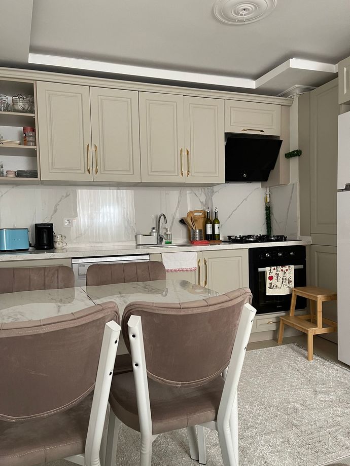 How is the decoration of my house? Do you think I’ve decorated it nicely?