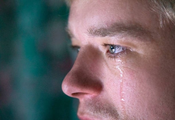 Girls, if your boyfriend cried in front of you, would it change your perception of him?