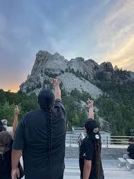 How would YOU like Trumps mug added to Mt Rushmore?