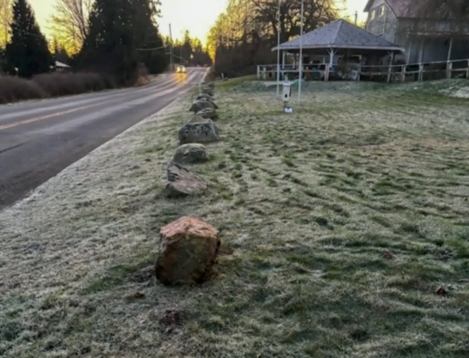 IIs this what a COUNTRY BORDER should look like?