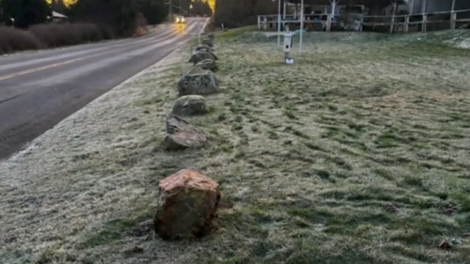 IIs this what a COUNTRY BORDER should look like?