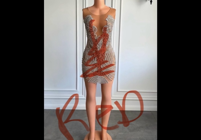 ❤️WHAT DRESS SHOULD I GET?❤️COLOR: RED?