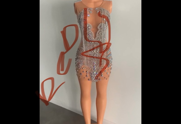 ❤️WHAT DRESS SHOULD I GET?❤️COLOR: RED?