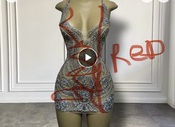 ❤️WHAT DRESS SHOULD I GET?❤️COLOR: RED?