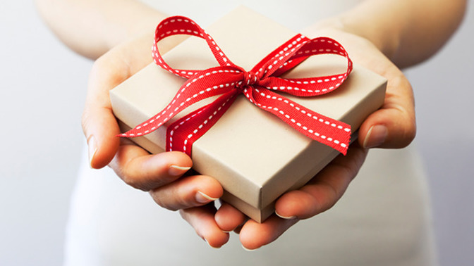 What was the last gift that you received? And who was it from 🎁?