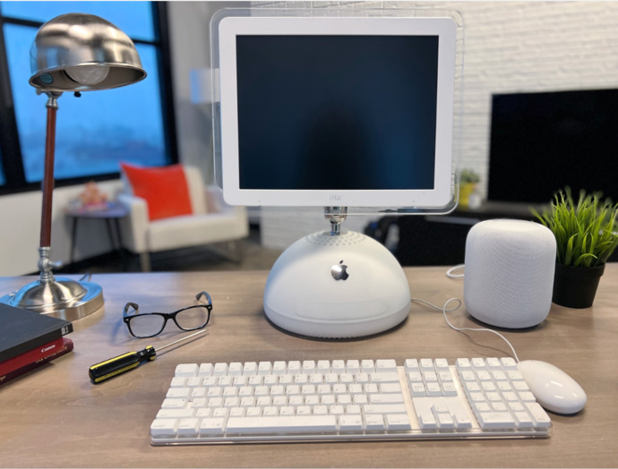 Does anyone still use an old Apple iMac desktop computer?