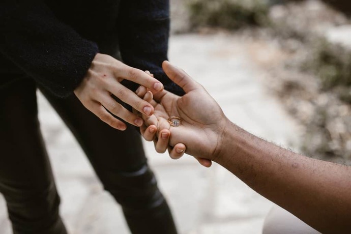 When you divorced, did you keep the ring, give it back, or have to give it back?