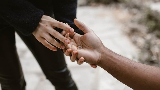 When you divorced, did you keep the ring, give it back, or have to give it back?