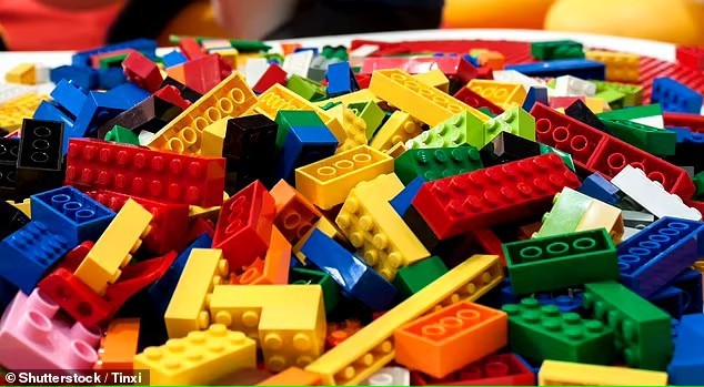 Should lego be banned for reinforcing negative gender stereotypes?