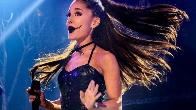 Which Ariana Grande My Everything Era outfit is best?