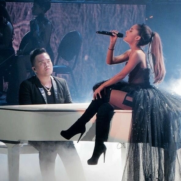What’s the best Ariana Grande My Everything Era Outfit (part 4)?
