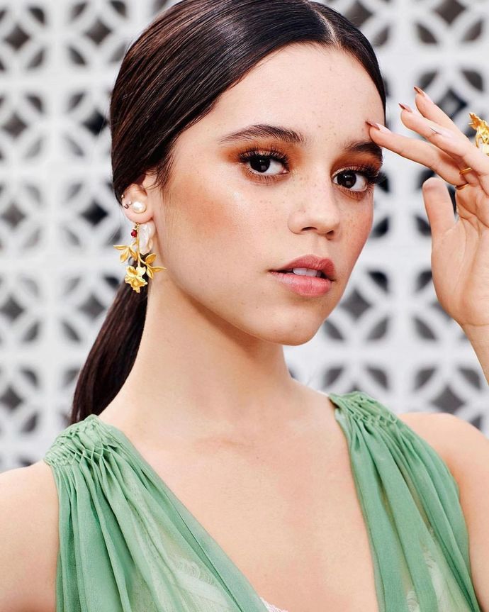 Is Jenna Ortega pretty?