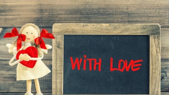 What should I write on a Valentine’s Day card for my girlfriend?