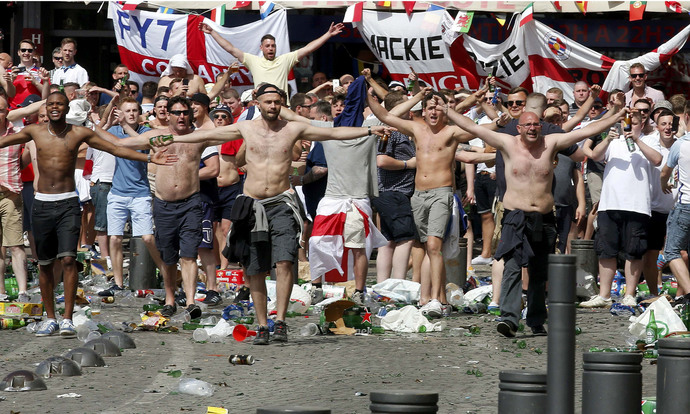 Why can't American football fans just be nice like rugby ones?