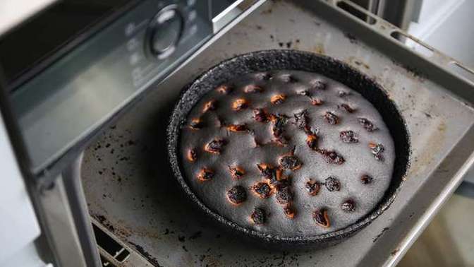 Tell the truth: Do you actually not know how to cook or simply don't like to do it so you pretend you can't?