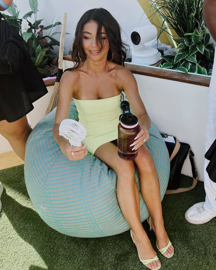 Have you seen this web site Wikifeet of all the celebrities feet?