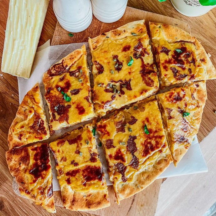 What looks the best welsh pizza?