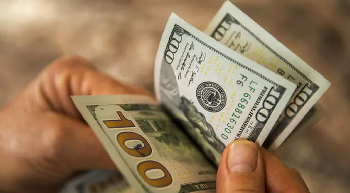 Do you use cash or credit card as payment method for your shopping?