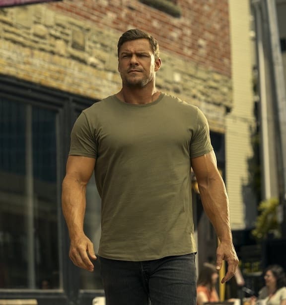 Ladies, do you like a man’s body like Alan Ritchson? What do you say or like about his physique?