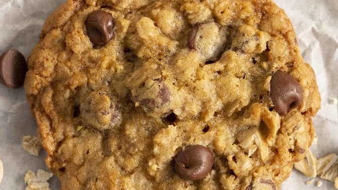 Which cookie is better between these two?