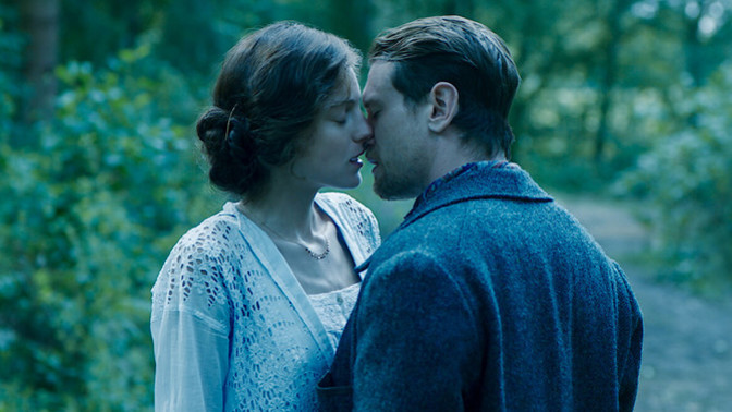 Do you believe Hollywood portrays love in an unrealistic way?