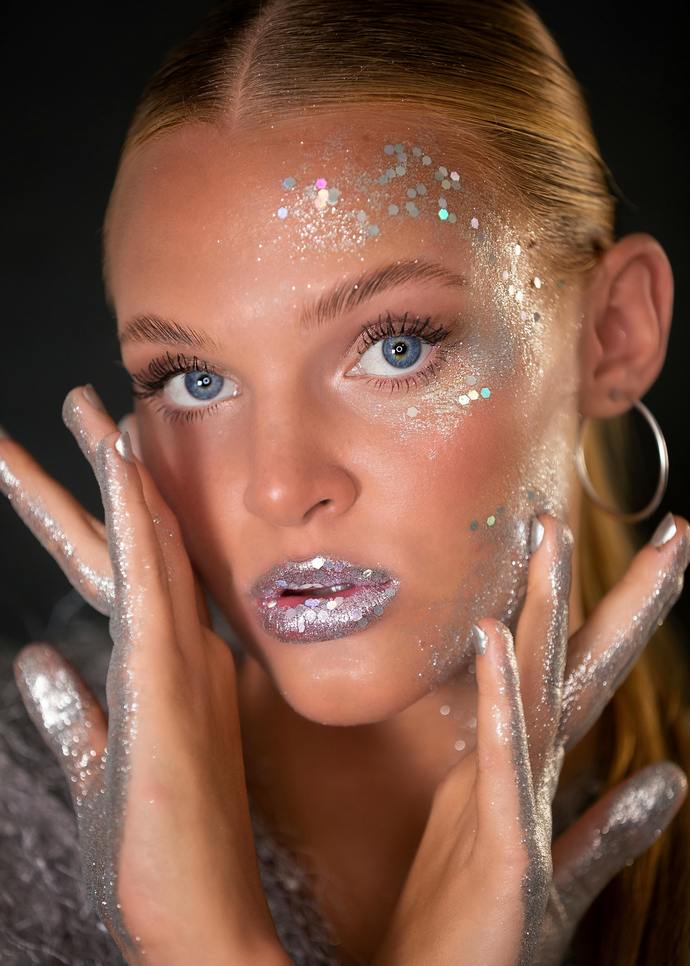 Did you hear about the women who wear glitter to keep married men away?