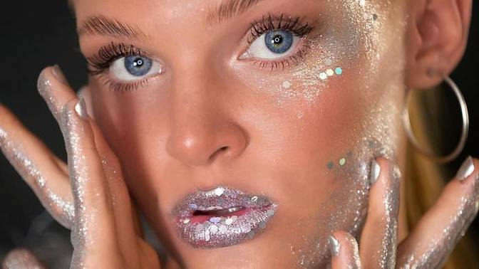 Did you hear about the women who wear glitter to keep married men away?