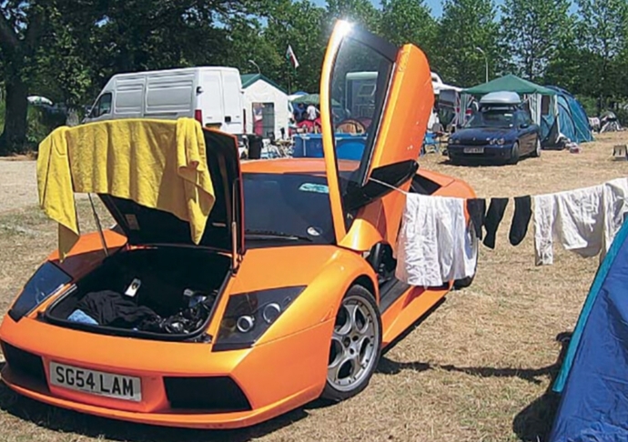 Is this the way to treat a Lambo?