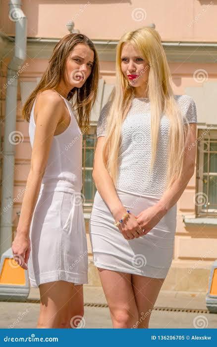 Do guys like introverted girls or extroverted girls?