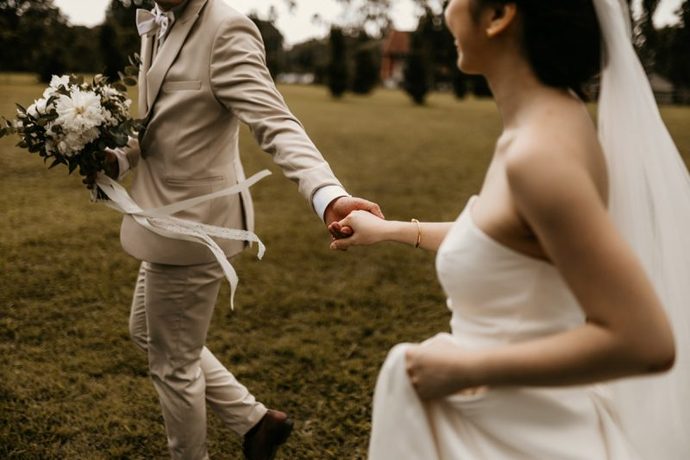 Girls, how long is too long for you to wait for a guy to propose to you to get married?